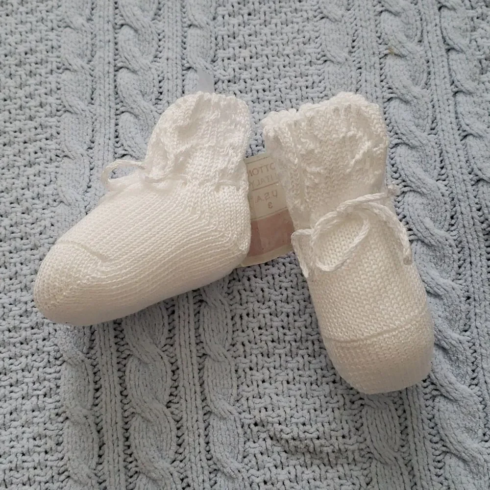Carlino newborn knit booties